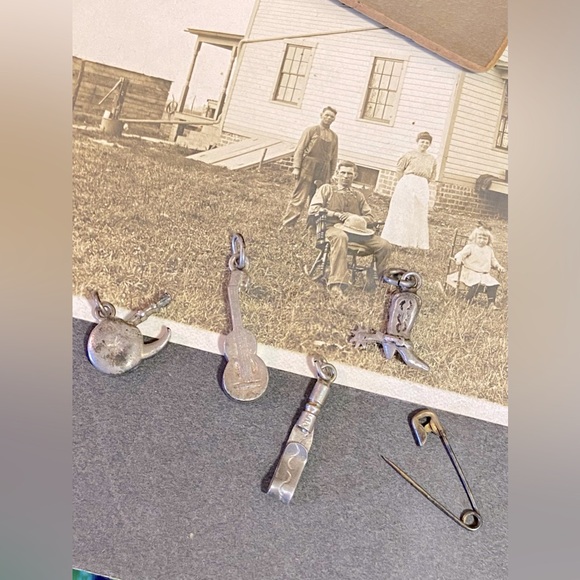 4 Vintage Southwest theme Pendant Charms including Guitar, Cowboy Boot, & Pipe - Picture 5 of 16